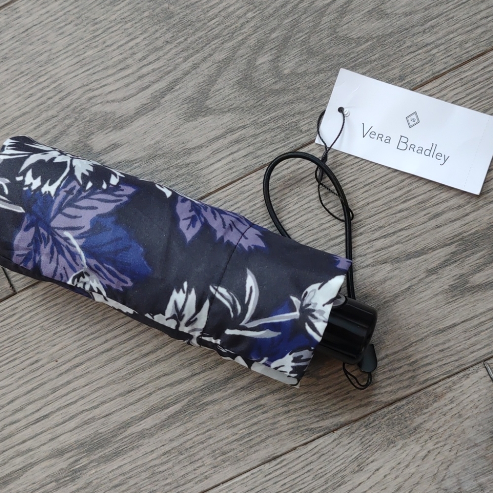 NWT VERA BRADLEY AUTOMATIC UMBRELLA ⛱️☔ - Picture 3 of 3